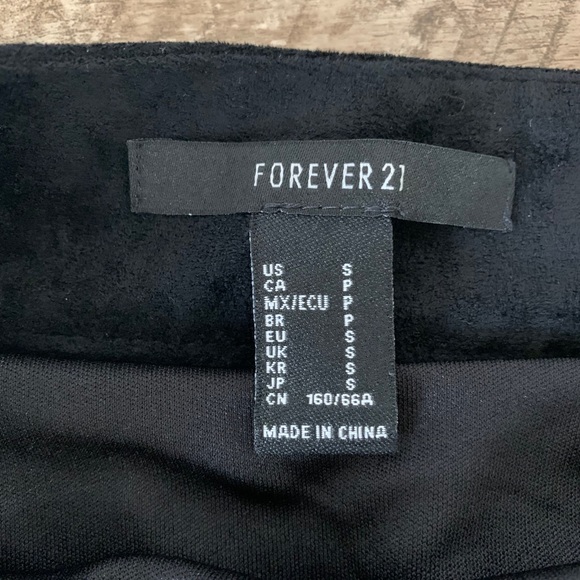 Black skirt - Picture 4 of 4